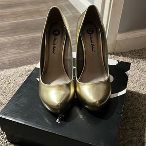 Women’s gold heels